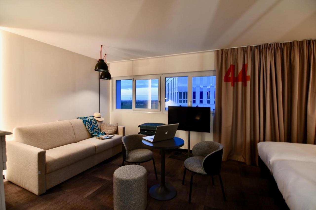 Отель Ibis Styles Saint Nazaire Centre Gare Экстерьер фото